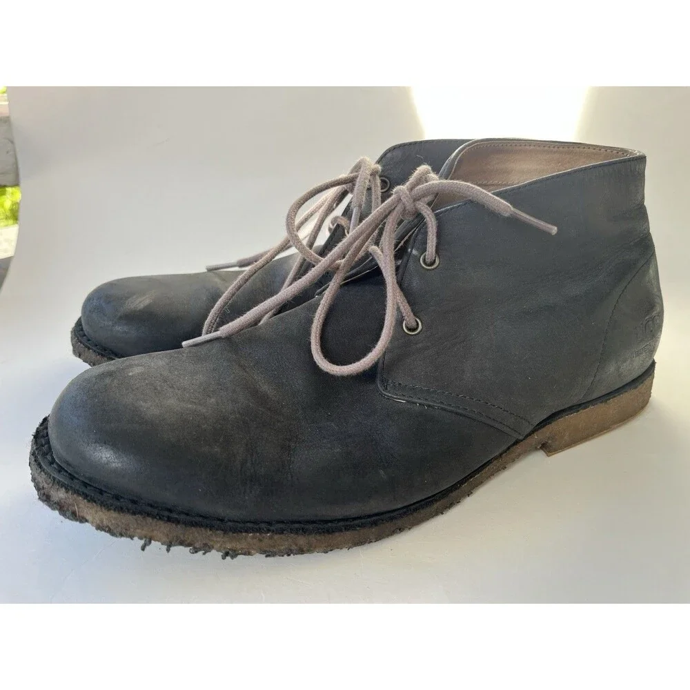 UGG Australia Mens 10 Soft Black Leather Chukka Boots Crepe Sole Lace Up